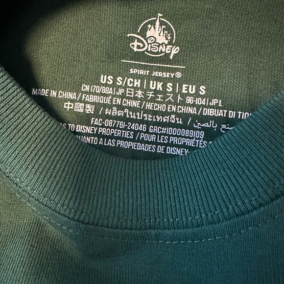 Disneyland Merry Christmas Spirit Jersey NWT - Picture 5 of 5